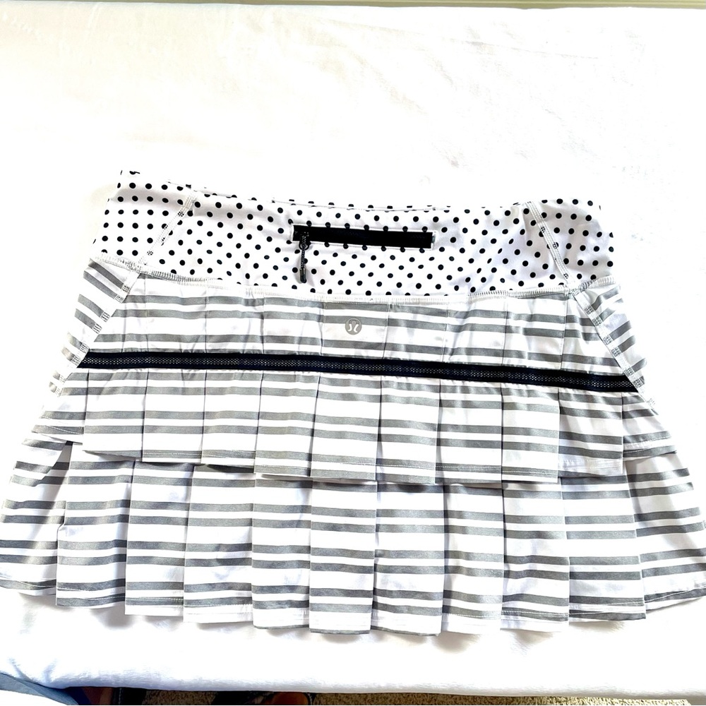 Black and White Mini Skater Skirt with Pleated Tiered Design